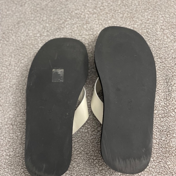 THE ROW Ginza two-tone leather and suede platform flip flops - Picture 3 of 12